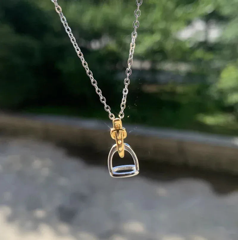 Collier étrier en argent