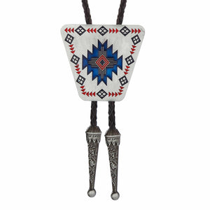 Bolo tie i triangelform med geometriskt mönster Vit