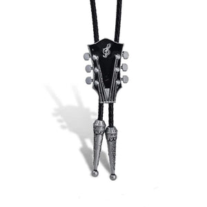 Bolo tie med gitarrhuvud i metall och läderrem Antiksilver