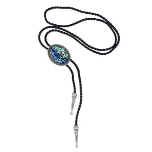 Bolo tie med snäckstenshänge i blågrönt skimrande