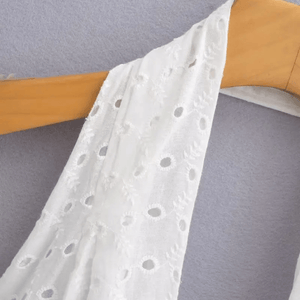 Broderad klänning vit