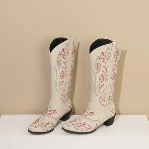 Cowboyboots med broderad design och blockklack