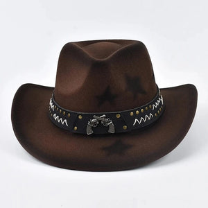 Cowboyhatt med stjärnmönster och dekorerat bälte