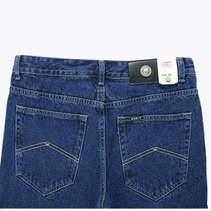 Klassiska raka jeans för män