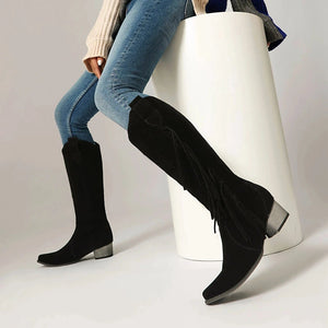 Moderna Cowgirl Boots i Mocka med Fransar