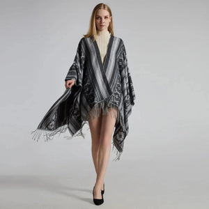Oppen poncho dam
