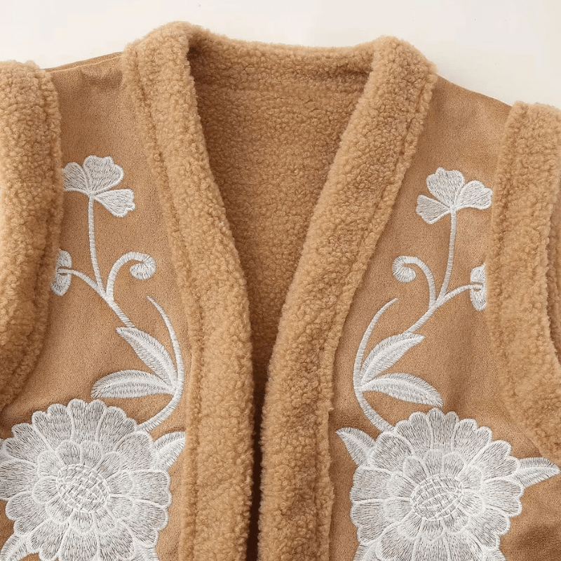 Beige Teddyväst med Vita Broderier