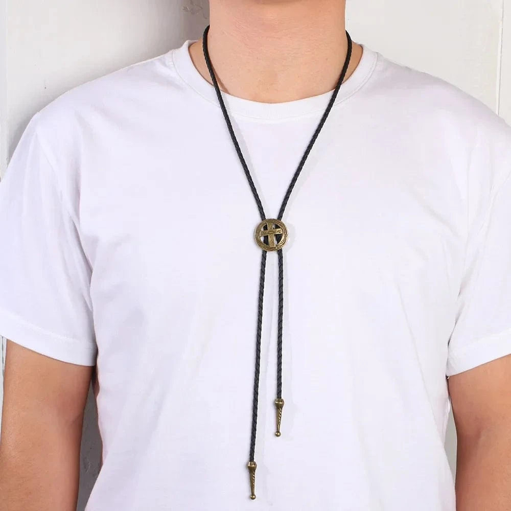 Bolo tie med kors i retro metall