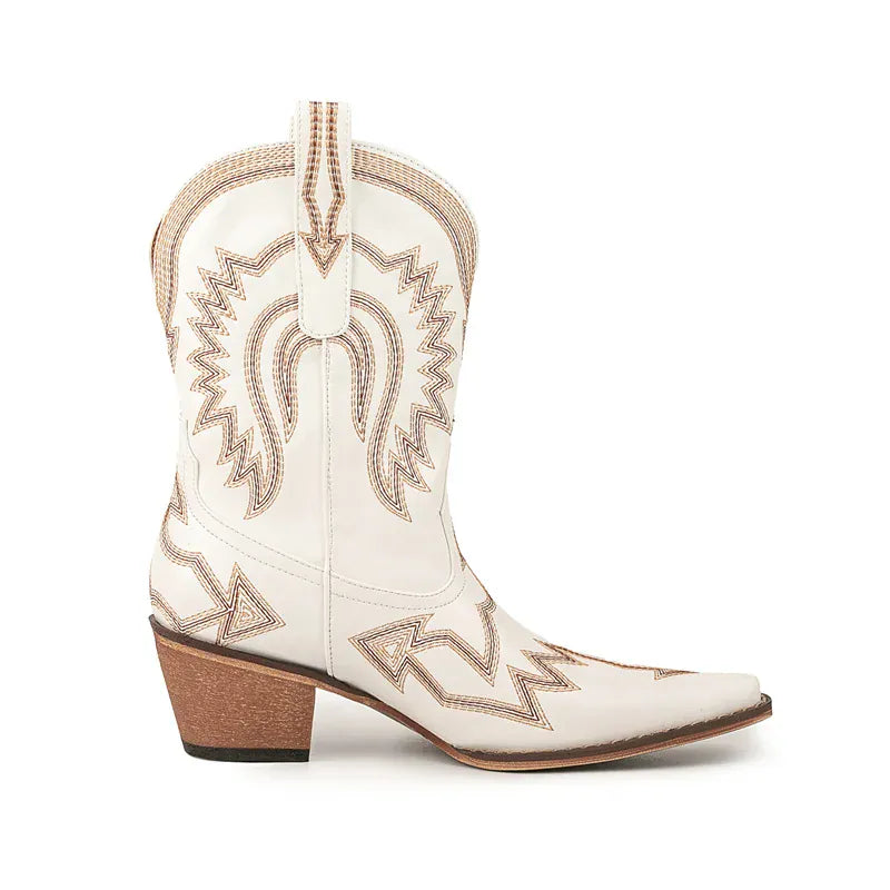 Broderade låga cowboyboots med chunky klack