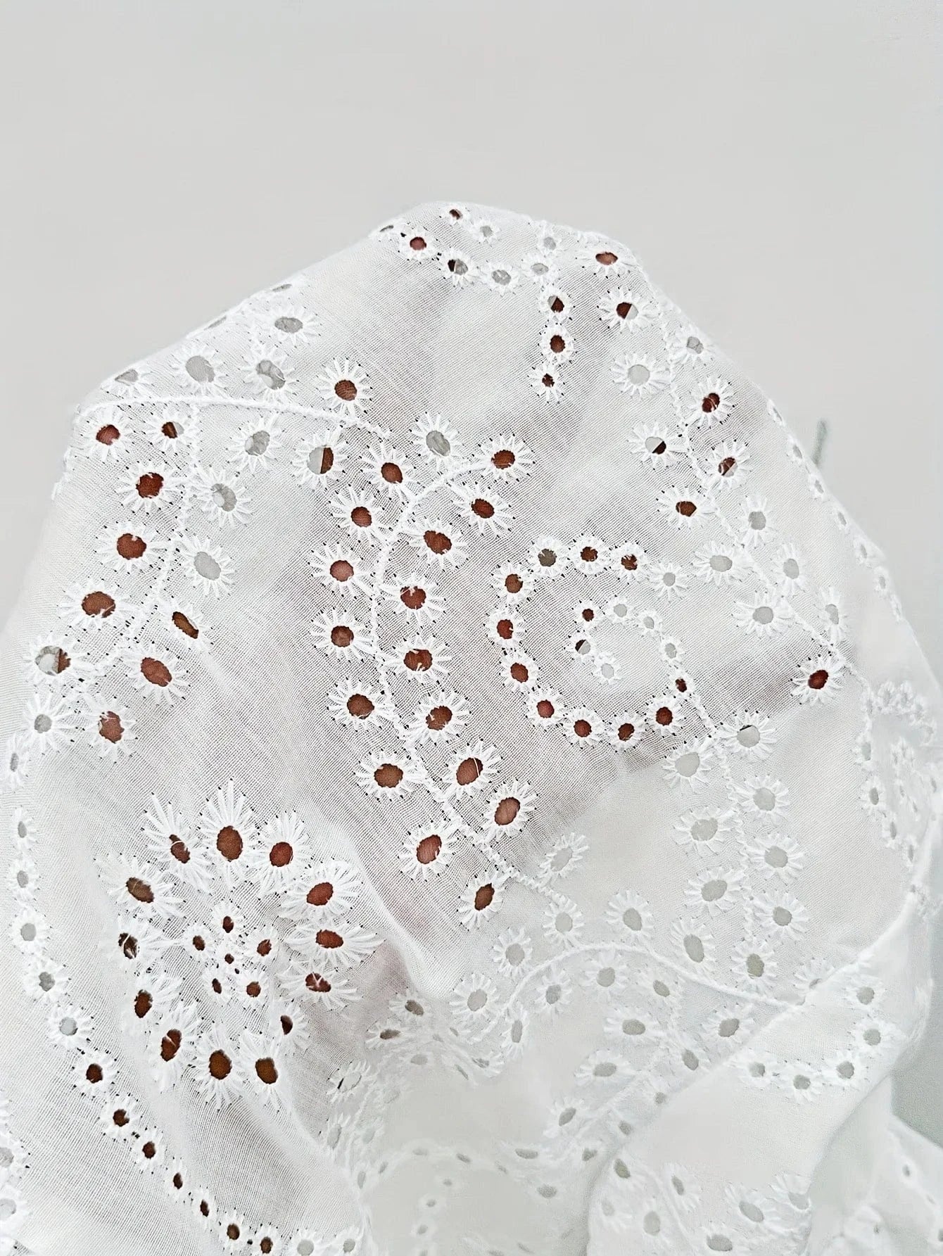 Broderie anglaise blus