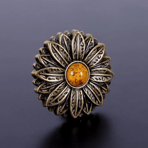 Concho i Antikkoppar med Blomdekor och Gul Turkossten 30mm