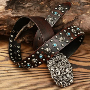 Cowboybälte i Tjockt Läder med Metallnitar och Ornament