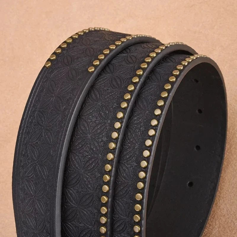Cowboybälte med Präglad Nöthuvud-Spänne och Nitar