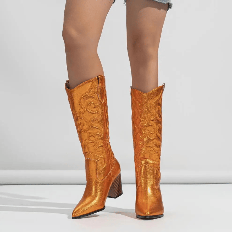Cowboyboots med broderad metallisk yta och spetsig tå