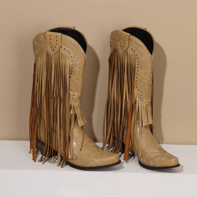 Cowboyboots med fransar och broderi i västernstil