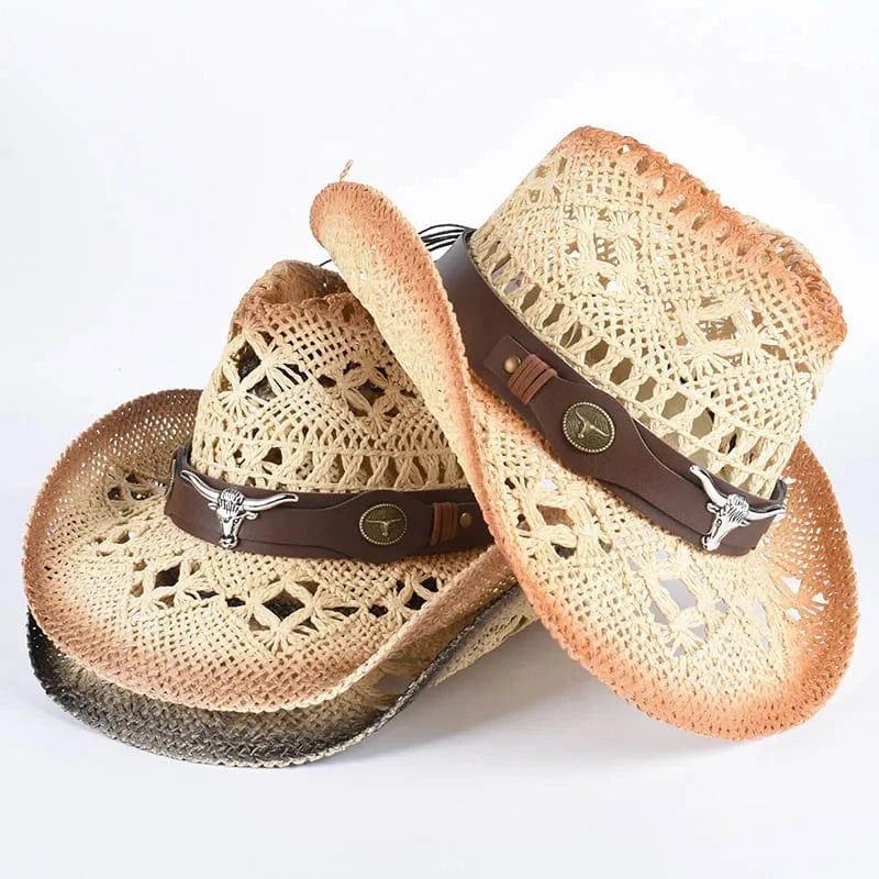 Cowboyhatt i flätad halm med tjurdetalj