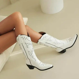Cowgirl Boots med Broderad Westernstil och Spetsig Tå