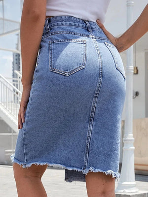 Högmidjad jeanskjol med slits