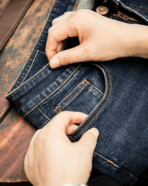 Mörkblå raka jeans i vintage-stil för herr