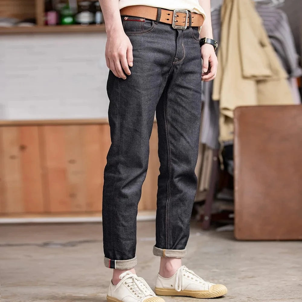 Mörkblå tapered selvedge jeans i raw denim Mörkblå / 28