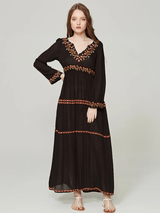 Svart bohemisk klänning med broderi Svart / S